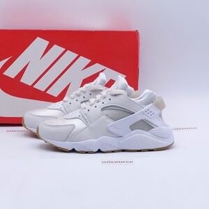 NEW Nike Women's Air Huarache Sneakers DH4439-003 Phantom/White/Fossil